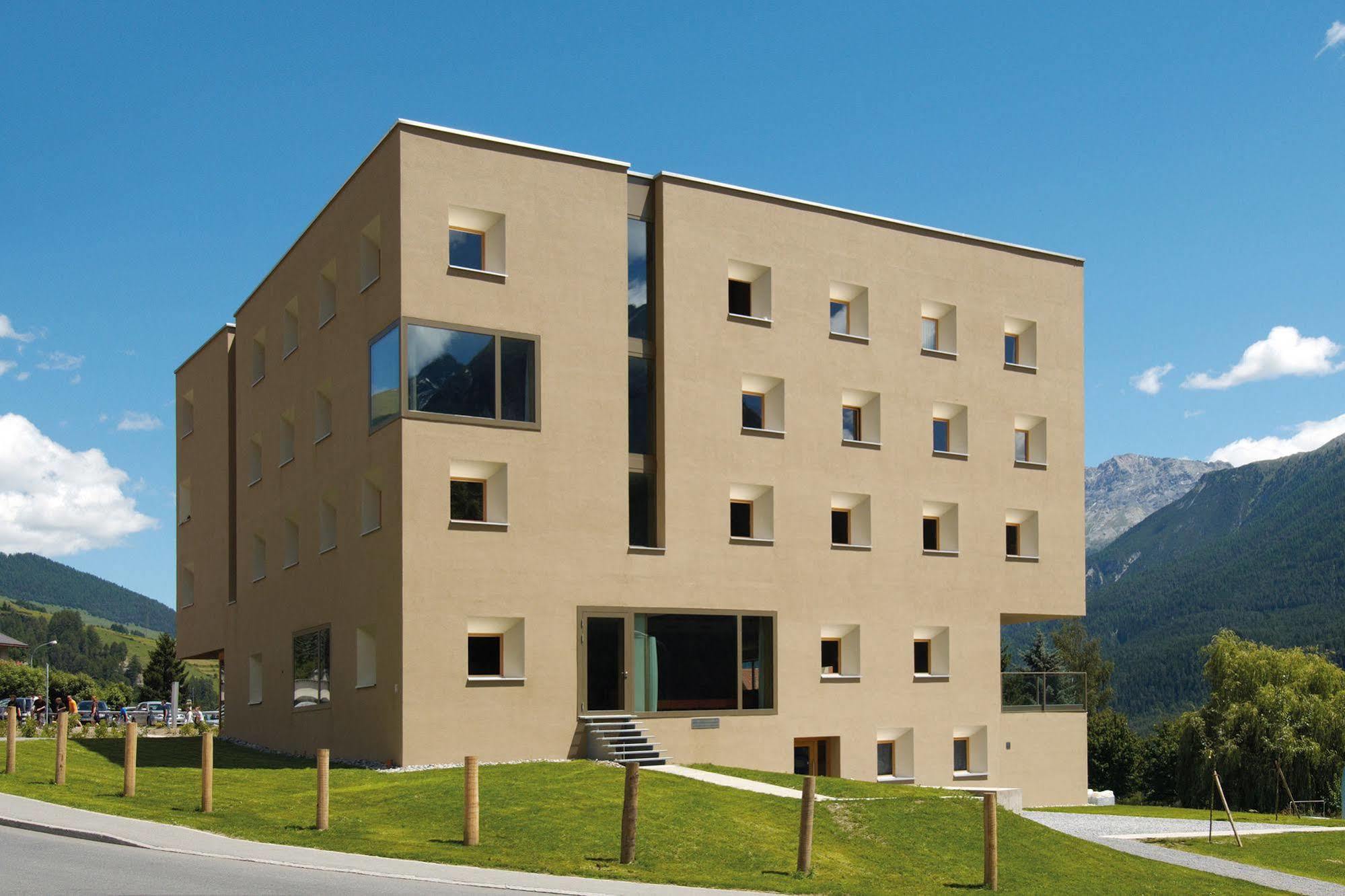 Scuol Youth Hostel Exterior foto