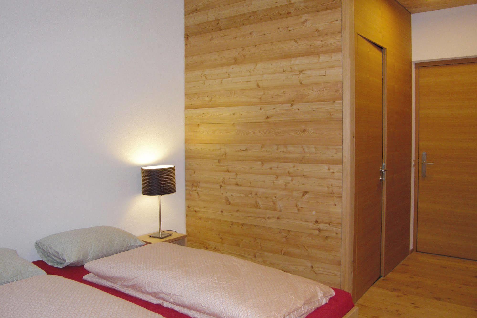 Scuol Youth Hostel Exterior foto